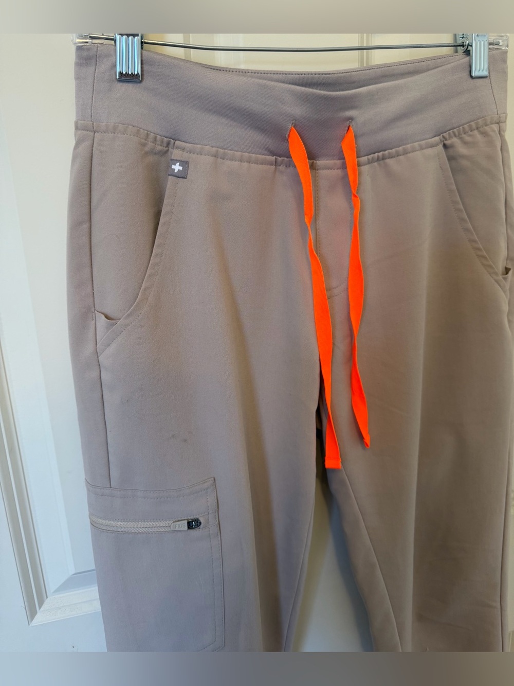 Figs Women's Zamora Jogger Scrub Bottoms, Beige-Gray, Size XS - Picture 2 of 11